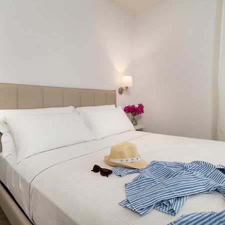Belle Maison - Du Lac Apartments Сирмионе Экстерьер фото