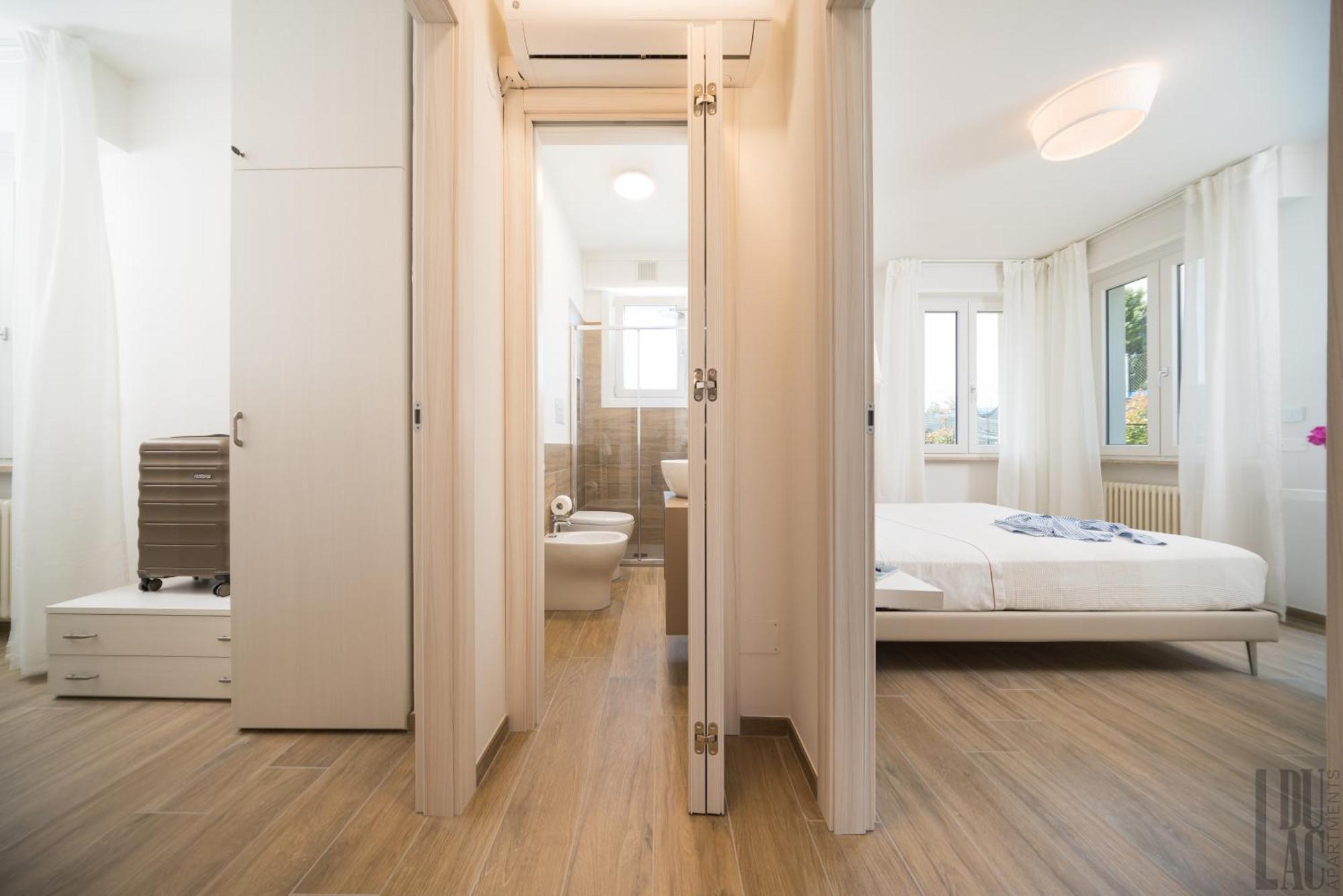 Belle Maison - Du Lac Apartments Сирмионе Экстерьер фото