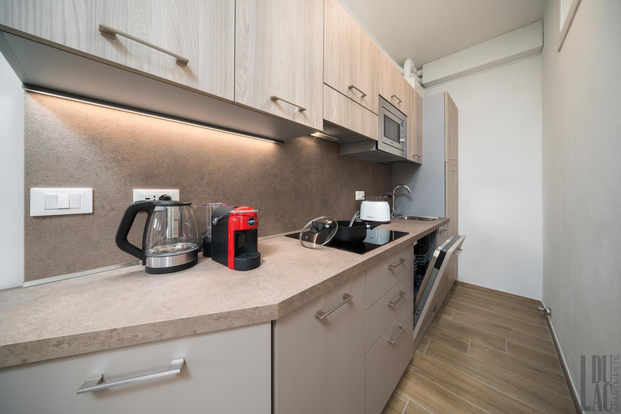 Belle Maison - Du Lac Apartments Сирмионе Экстерьер фото